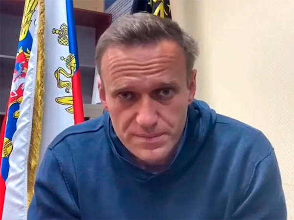 Навальный сообщил, что в колонии ему отказали в допуске "московских профессоров" Алексей Навальный
