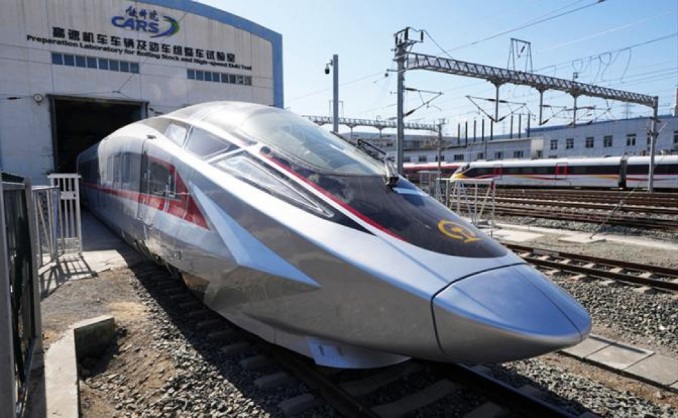 Китайский «поезд-птица» вызвал тихую зависть не только у РЖД На фото: сверхскоростной поезд CR450 Fuxing