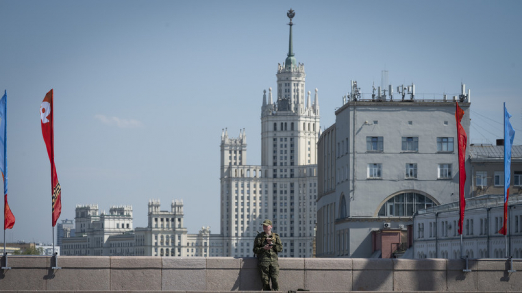 Москвичам пообещали прохладную погоду без осадков в День Победы Москвичам пообещали прохладную погоду без осадков в День Победы